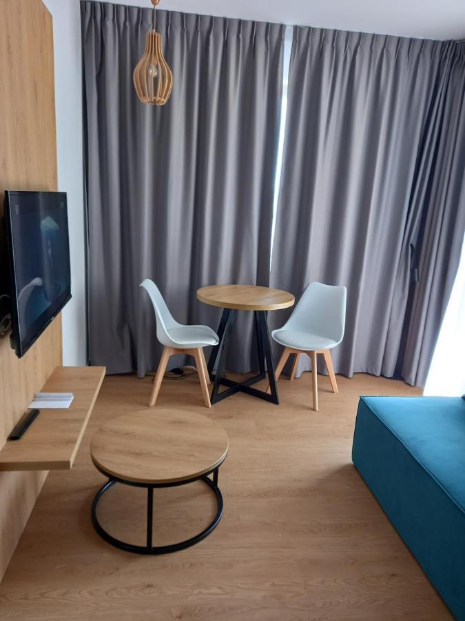 Prywatny Apartament W Hotelu C8 - 365Pam サルビノボ エクステリア 写真